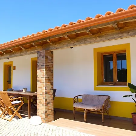 Quinta Alfambras Farm stay *